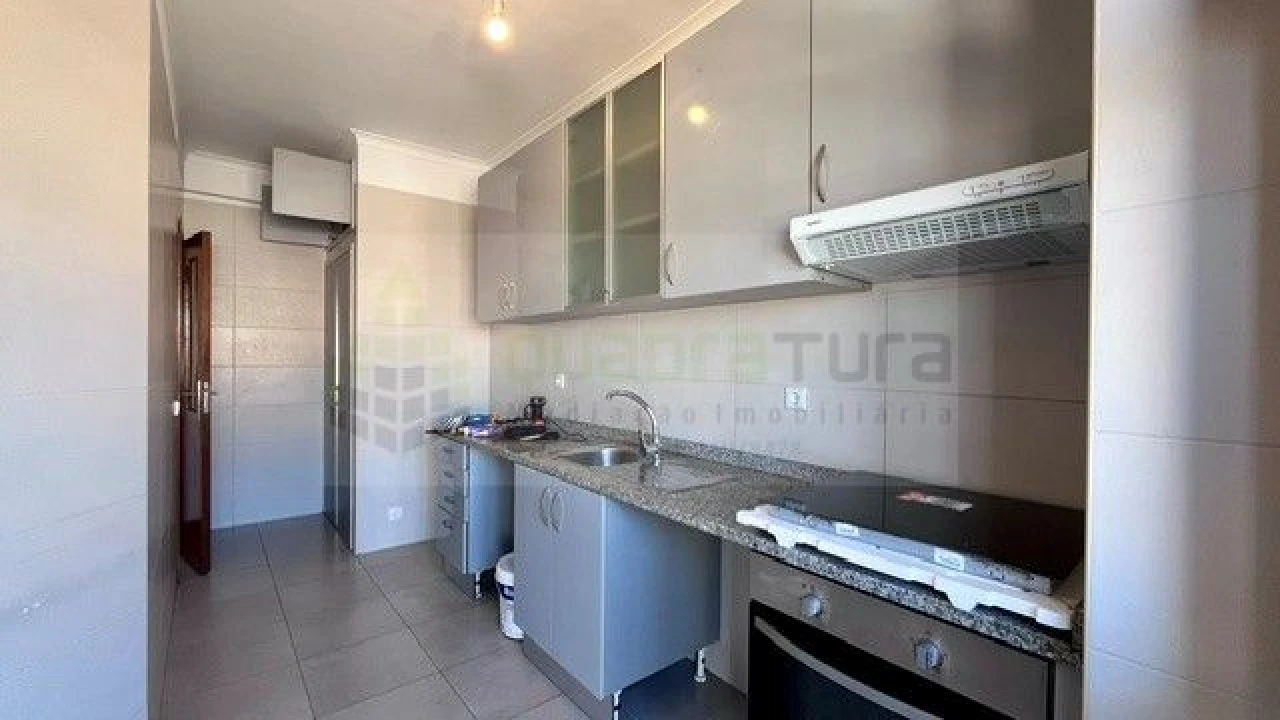 Apartamento T3 para Arrendamento em São Mamede de Infesta e Senhora da Hora Foto 5