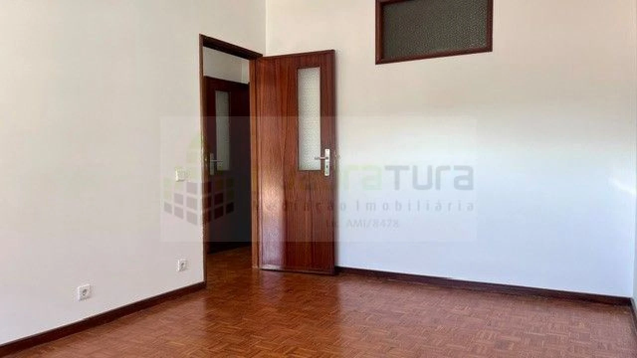 Apartamento T3 para Arrendamento em São Mamede de Infesta e Senhora da Hora Foto 14