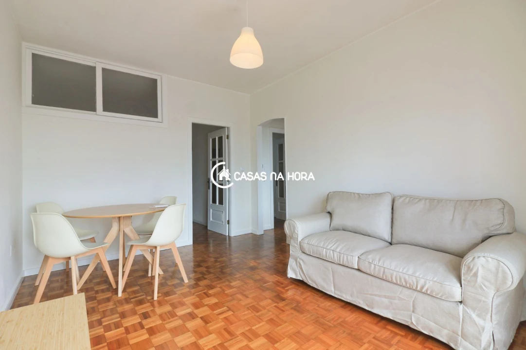 Apartamento T1 para Venda em Cidade da Maia Foto 1
