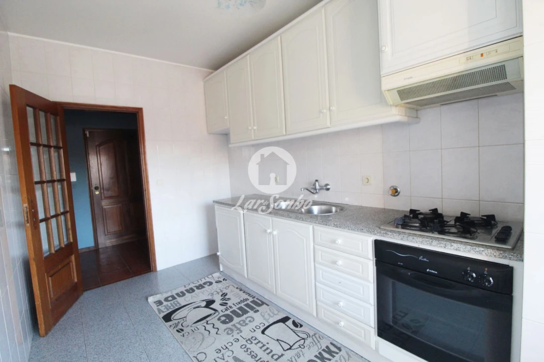 Apartamento T2 para Venda em Arcozelo Foto 4