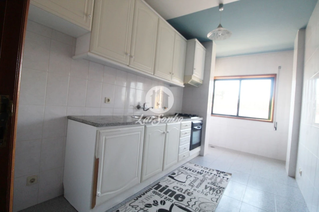 Apartamento T2 para Venda em Arcozelo Foto 11