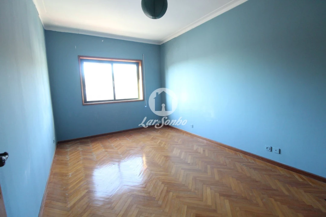 Apartamento T2 para Venda em Arcozelo Foto 23
