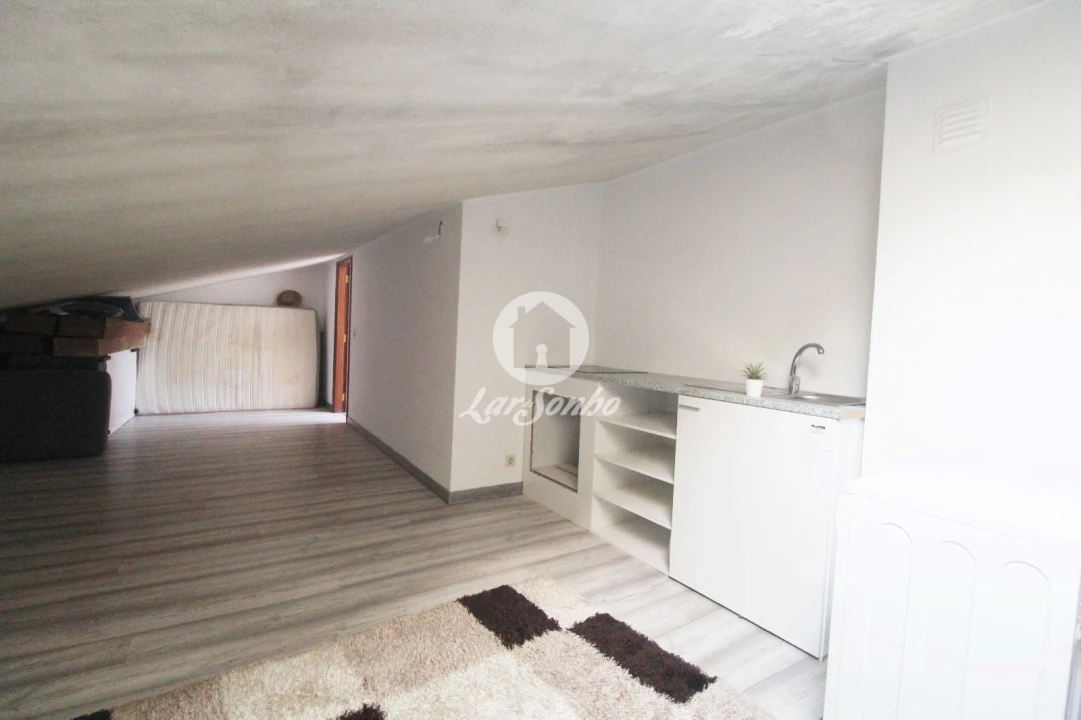 Apartamento T2 para Venda em Arcozelo Foto 24