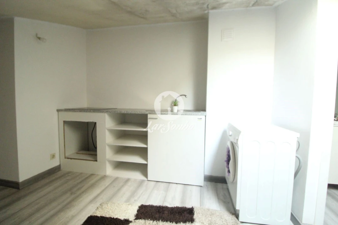 Apartamento T2 para Venda em Arcozelo Foto 28