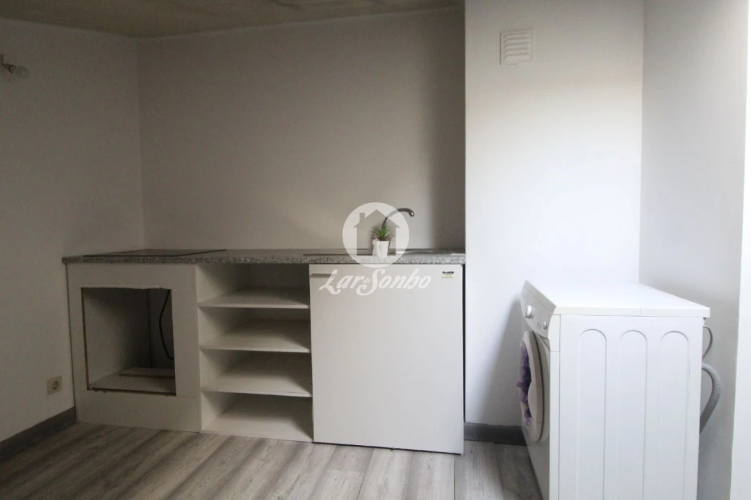 Apartamento T2 para Venda em Arcozelo Foto 29