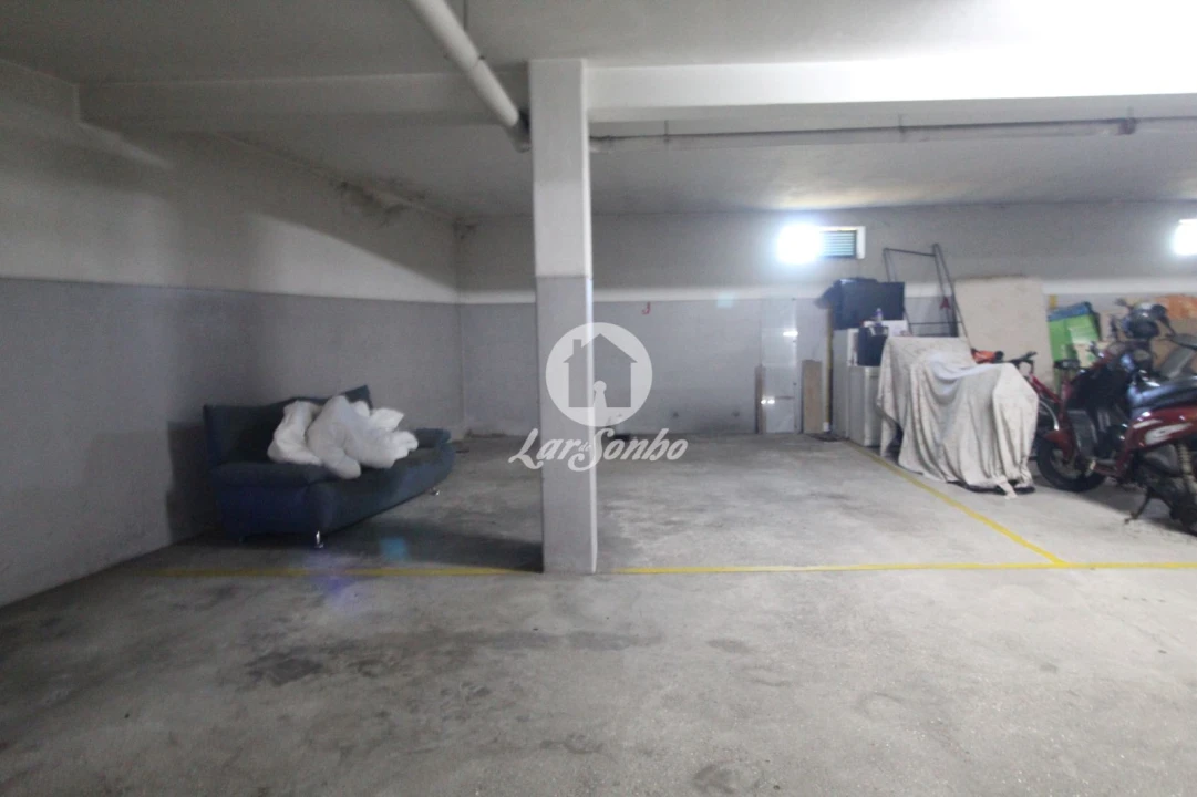 Apartamento T2 para Venda em Arcozelo Foto 32