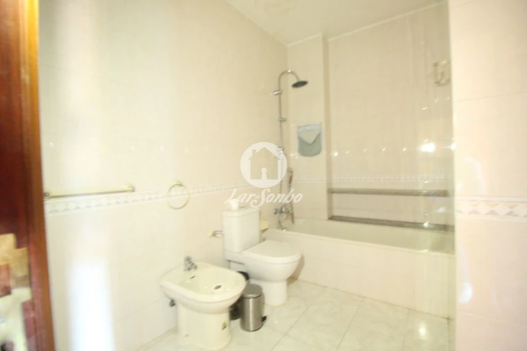 Apartamento T2 para Venda em Arcozelo Foto 10