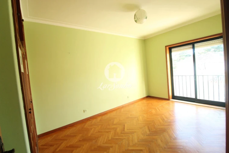 Apartamento T2 para Venda em Arcozelo Foto 13