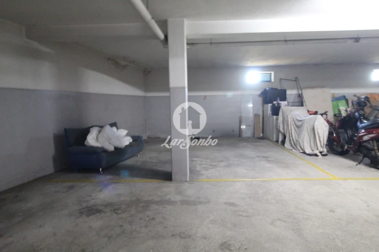 Apartamento T2 para Venda em Arcozelo Foto 32