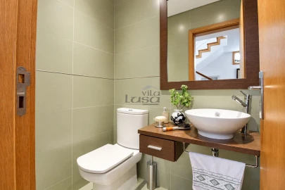 Moradia T4 para Venda em Arcozelo