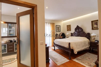 Moradia T4 para Venda em Arcozelo