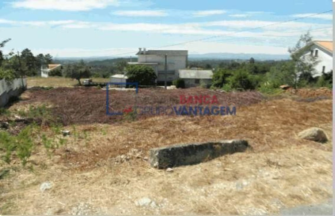 Terreno P/ Prédio para Venda em Covas e Vila Nova de Oliveirinha Foto 1