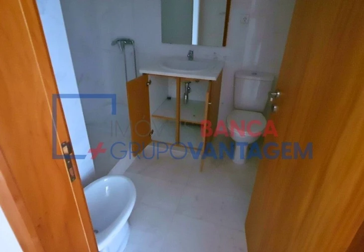 Apartamento T2 para Venda em Oliveira do Douro Foto 9