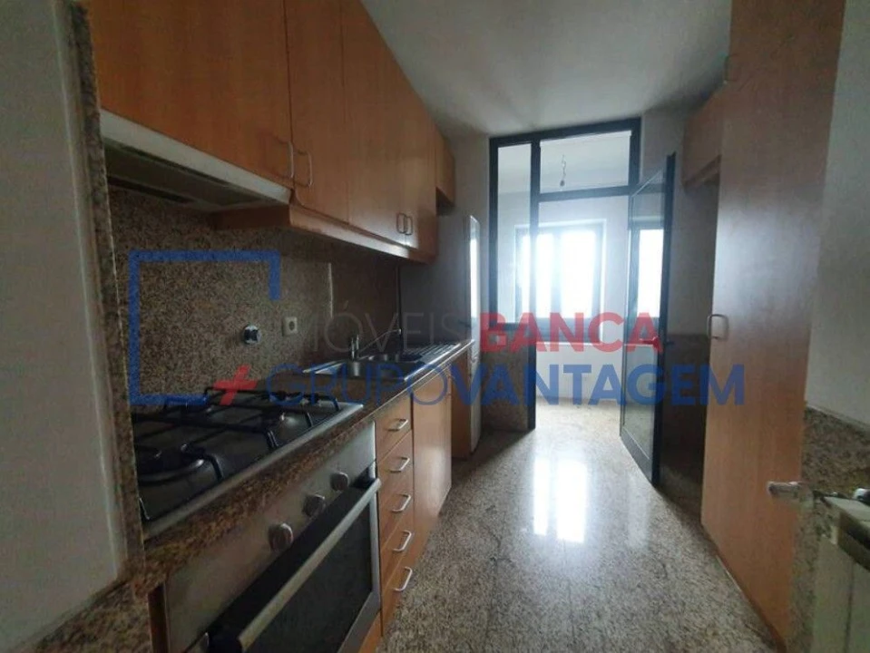 Apartamento T2 para Venda em Oliveira do Douro Foto 5