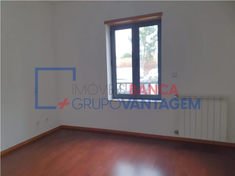 Apartamento T2 para Venda em Oliveira do Douro Foto 7