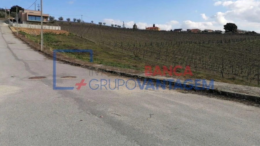 Terreno para Venda em Poiares e Canelas