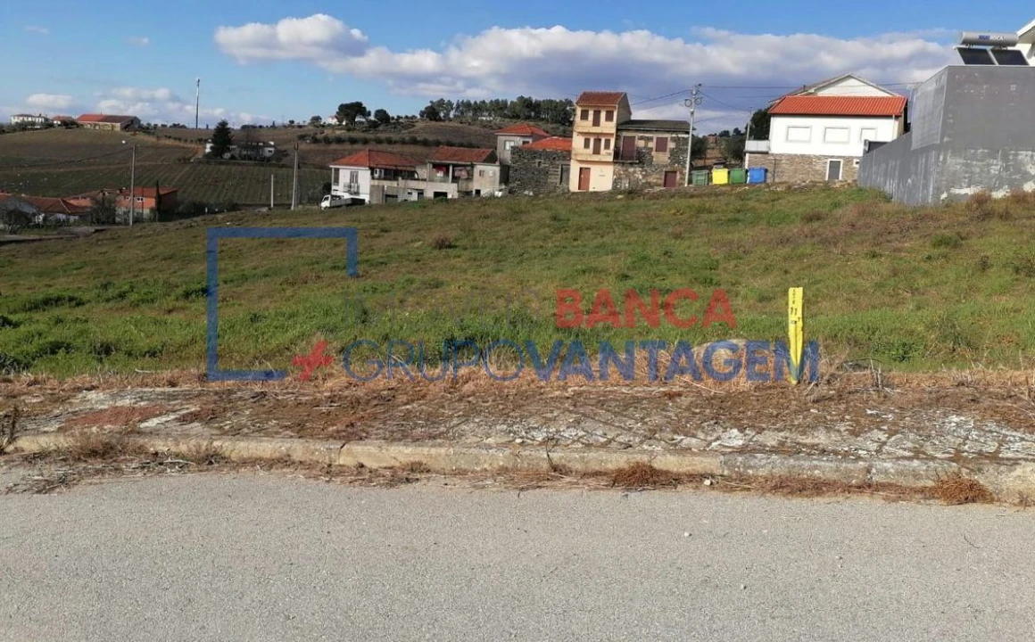 Terreno para Venda em Poiares e Canelas Foto 1