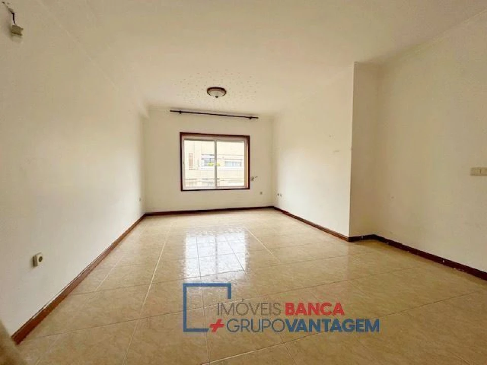 Apartamento T2 para Venda em Madalena Foto 4