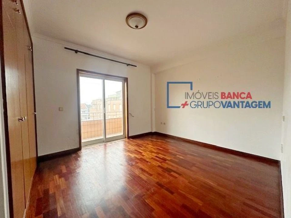 Apartamento T2 para Venda em Madalena Foto 11