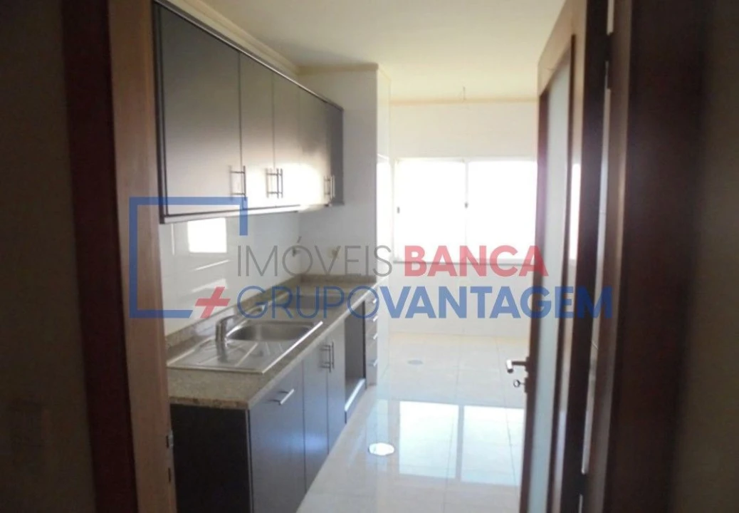 Apartamento T2 para Venda em Canelas Foto 5