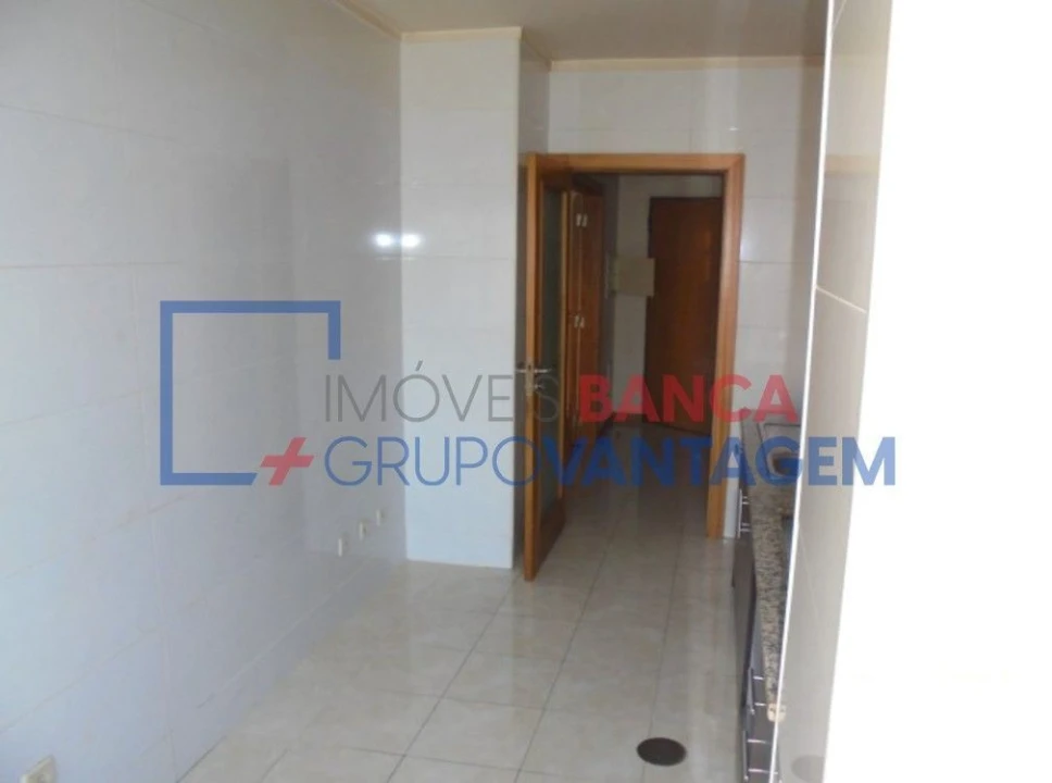 Apartamento T2 para Venda em Canelas Foto 6