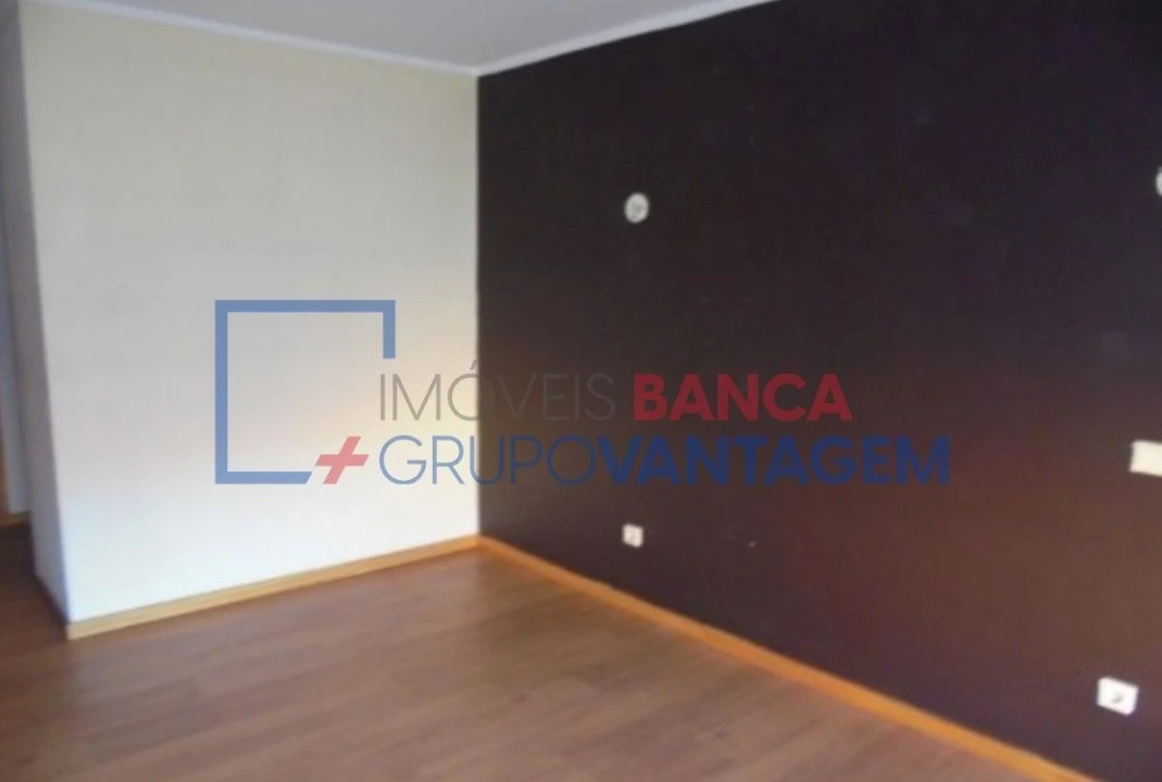 Apartamento T2 para Venda em Canelas Foto 9