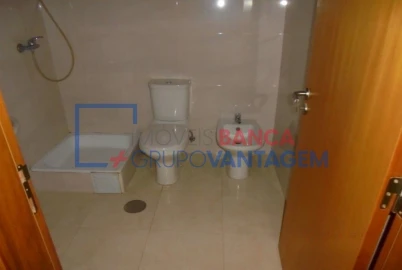 Apartamento T2 para Venda em Canelas