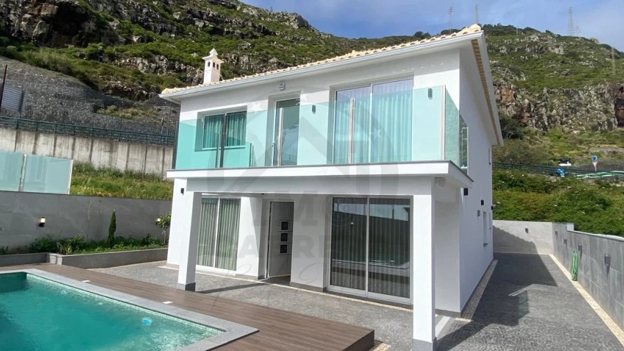 Moradia T4 para Venda em Machico