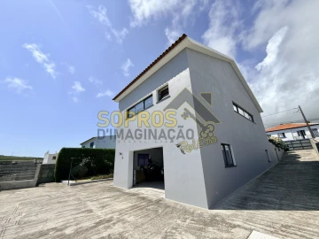 Moradia T3 para Venda em Feteira