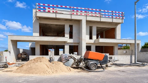 Moradia T4 para Venda em Atouguia da Baleia