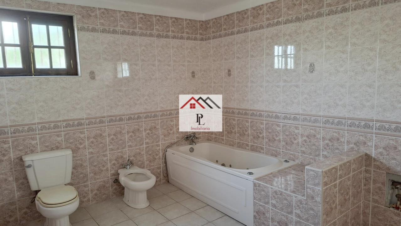 Moradia T4 para Venda em Vila Nova de Anços Foto 7