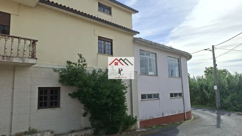 Moradia T4 para Venda em Vila Nova de Anços