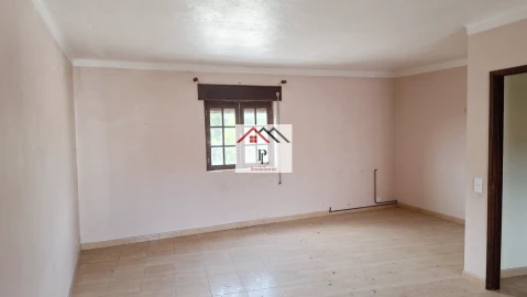 Moradia T4 para Venda em Vila Nova de Anços