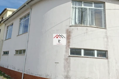 Moradia T4 para Venda em Vila Nova de Anços