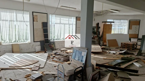 Moradia T4 para Venda em Vila Nova de Anços