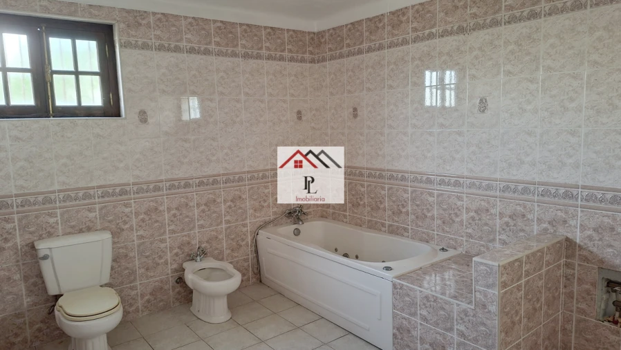 Moradia T4 para Venda em Vila Nova de Anços Foto 7