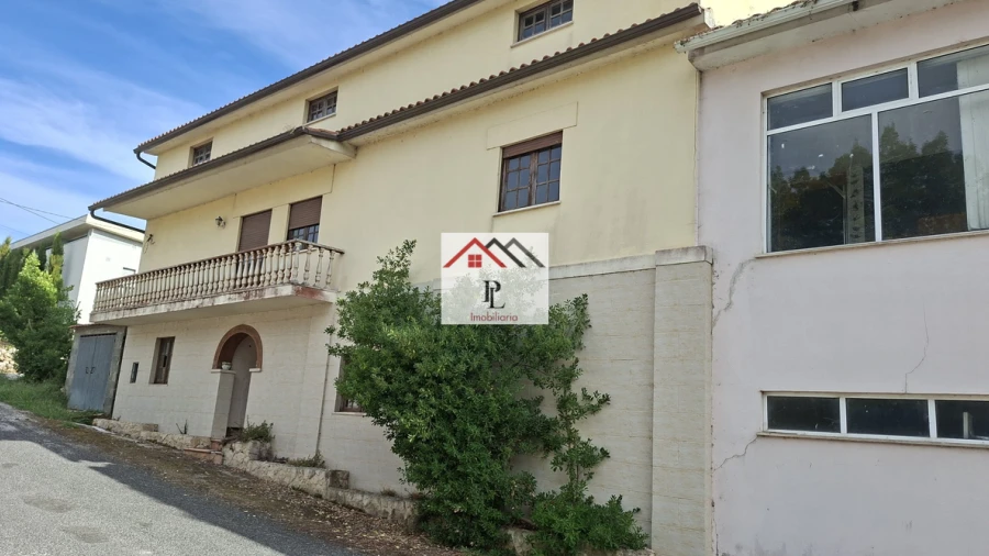Moradia T4 para Venda em Vila Nova de Anços