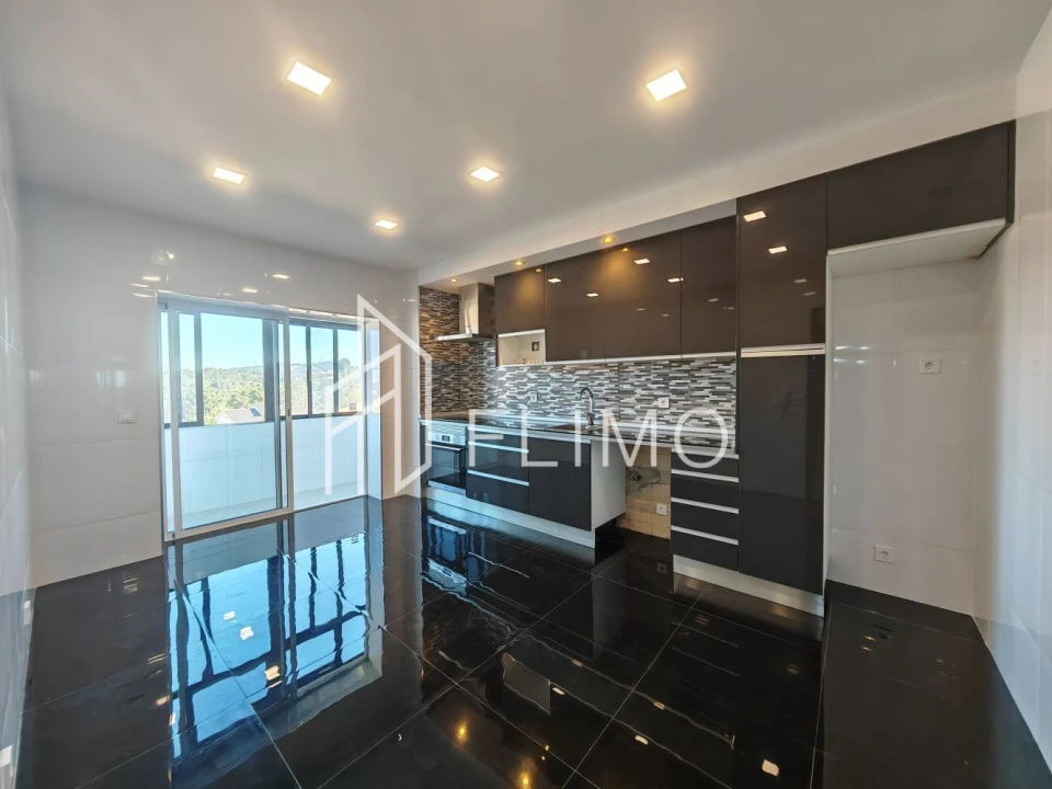 Apartamento T3 para Venda em Paços de Brandão Foto 1