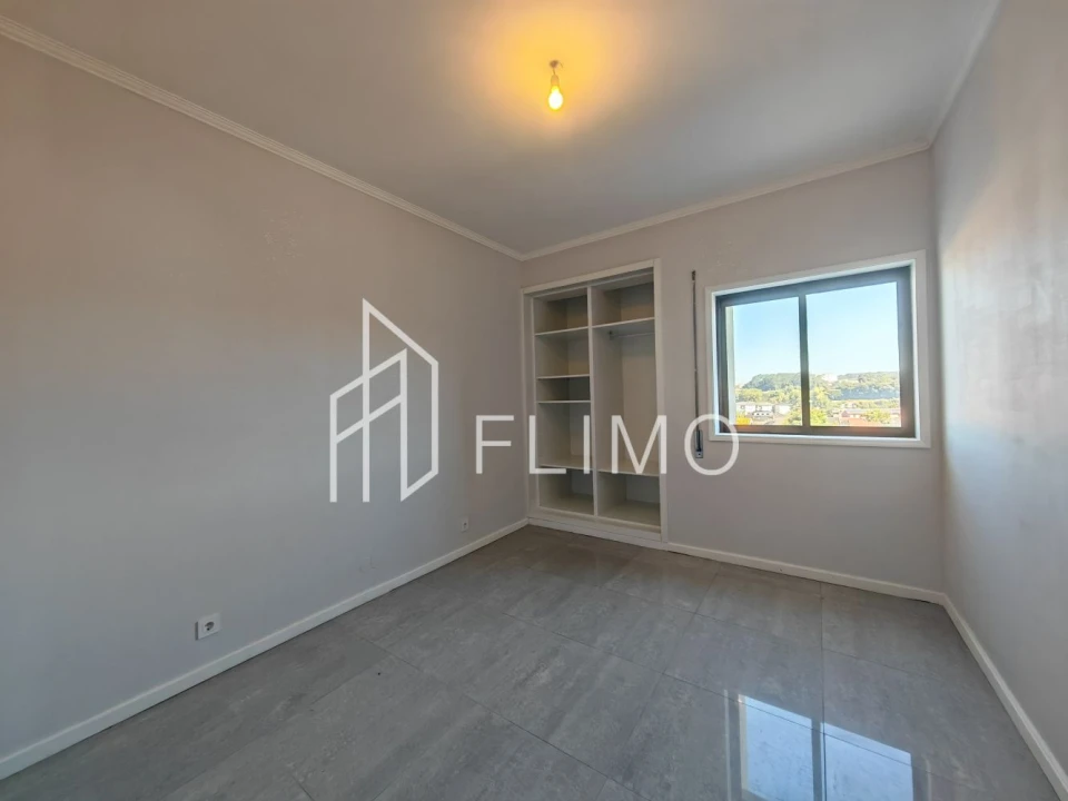 Apartamento T3 para Venda em Paços de Brandão Foto 9