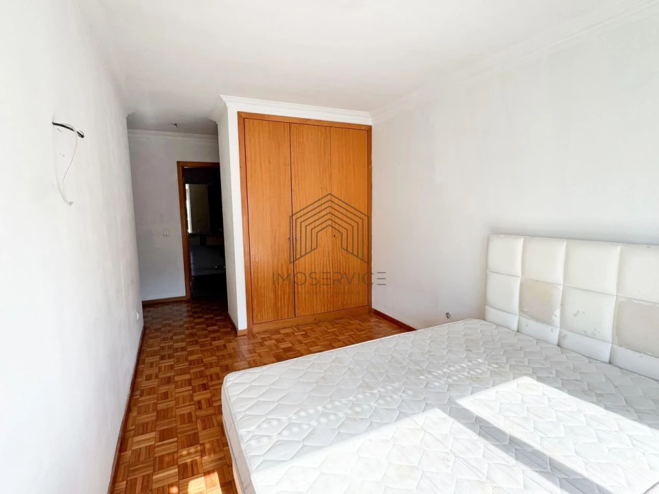 Apartamento T3 para Venda em Valongo Foto 23