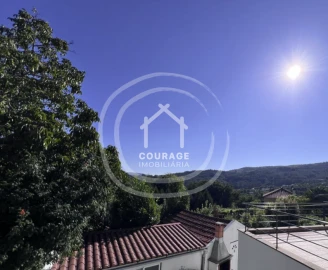 Moradia T4 para Venda em Candemil e Gondar