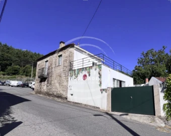 Moradia T4 para Venda em Candemil e Gondar