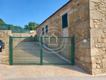 Moradia T4 para Venda em Candemil e Gondar