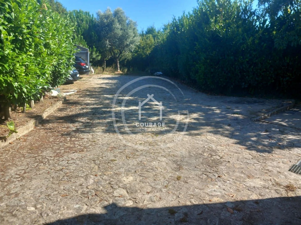 Moradia T4 para Venda em Candemil e Gondar Foto 3