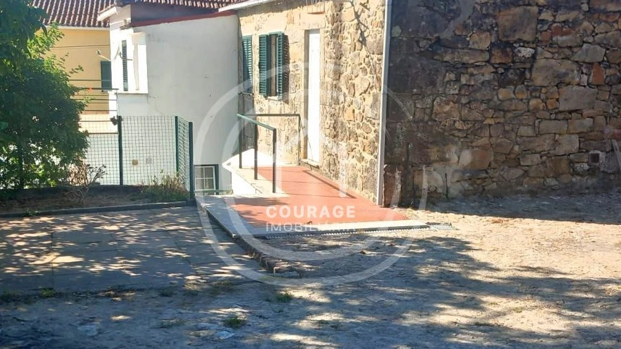 Moradia T4 para Venda em Candemil e Gondar