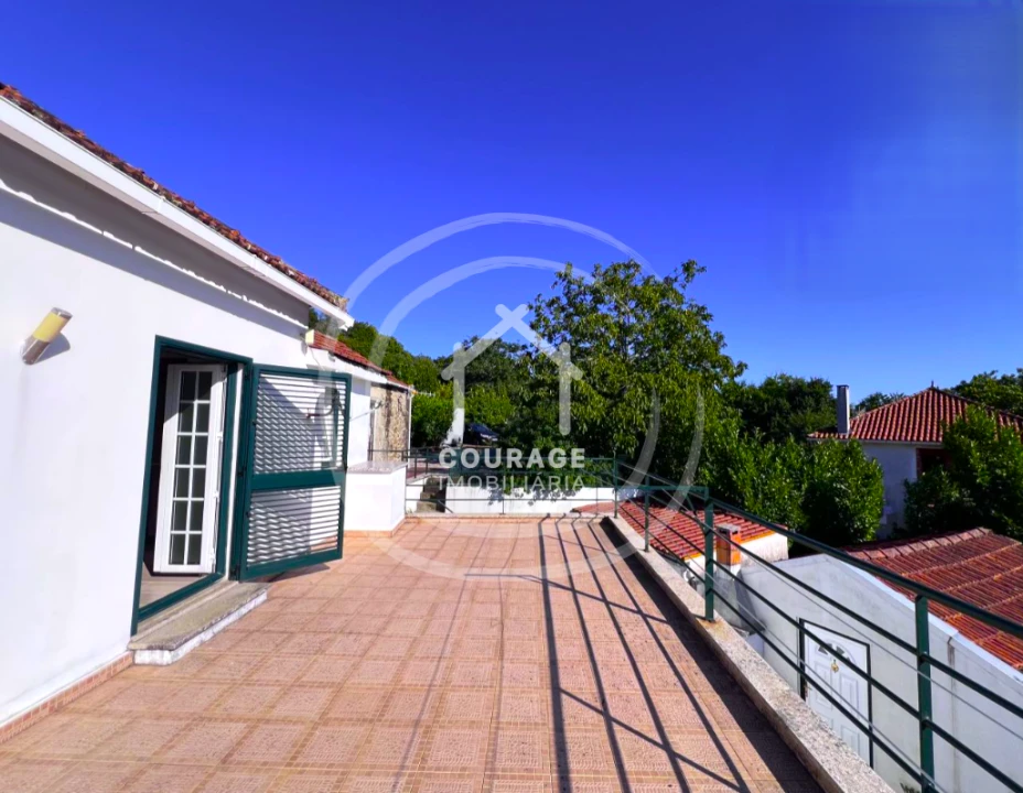 Moradia T4 para Venda em Candemil e Gondar Foto 5