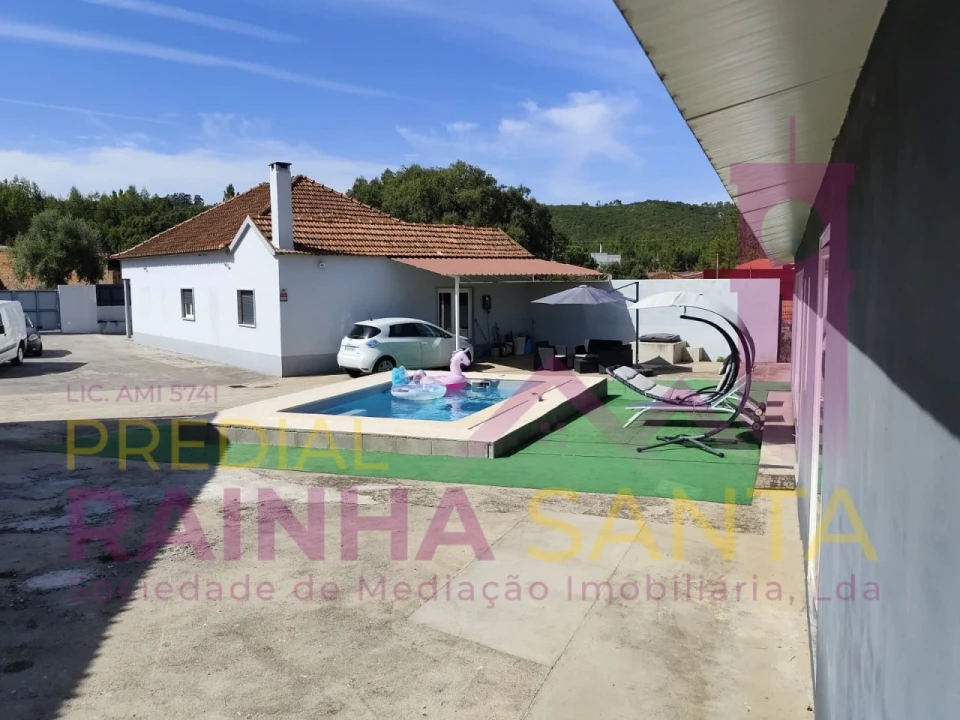 Moradia T4 para Venda em Abrã Foto 1