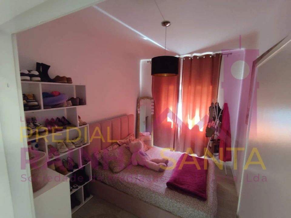 Moradia T4 para Venda em Abrã Foto 9