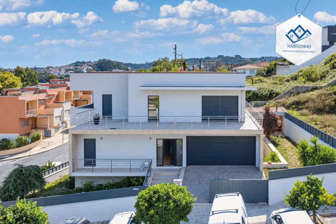 Moradia T3 para Venda em Louredo Foto 1