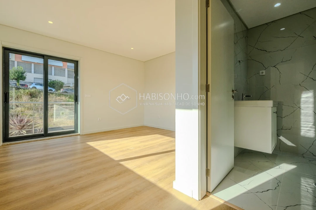 Moradia T3 para Venda em Louredo Foto 12